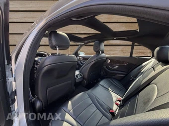 2018 Mercedes-Benz C 300 Sedan - miniatura 11