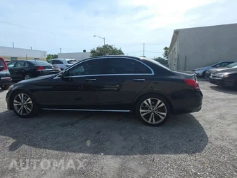 2018 Mercedes-Benz C 300 Sedan – miniatura 3