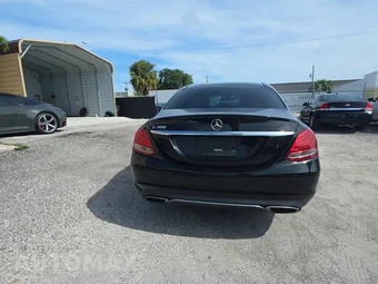 2018 Mercedes-Benz C 300 Sedan – miniatura 4