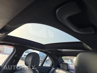 2018 Mercedes-Benz C 300 Sedan - miniatura 17
