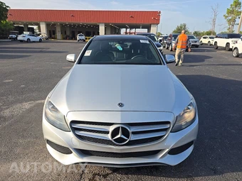 2018 Mercedes-Benz C 300 Sedan - miniatura 2