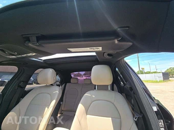 2018 Mercedes-Benz C 350e Sedan - miniatura 8