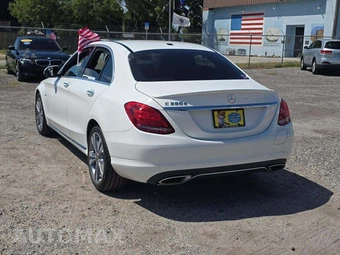 2018 Mercedes-Benz C 350e Sedan - miniatura 2
