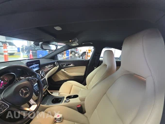 2018 Mercedes-Benz CLA 250 4MATIC - miniatura 17