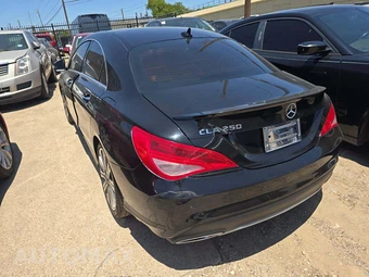 2018 Mercedes-Benz CLA 250 4MATIC - miniatura 2