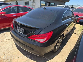 2018 Mercedes-Benz CLA 250 4MATIC - miniatura 3