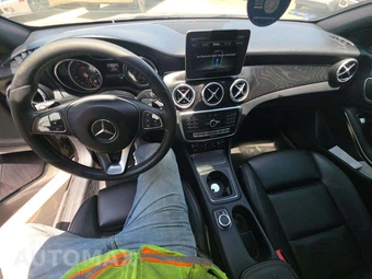 2018 Mercedes-Benz CLA 250 – miniatura 10