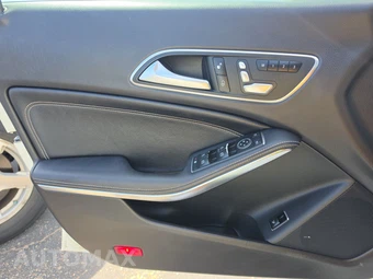 2018 Mercedes-Benz CLA 250 – miniatura 9