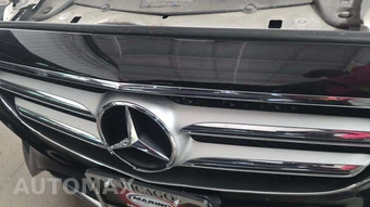 2018 Mercedes-Benz E 300 4MATIC Sedan - miniatura 19