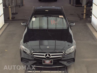 2018 Mercedes-Benz E 300 4MATIC Sedan - miniatura 2