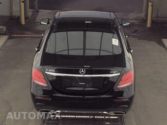 2018 Mercedes-Benz E 300 4MATIC Sedan - miniatura 5