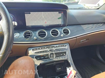 2018 Mercedes-Benz E 300 4MATIC Sedan – miniatura 10