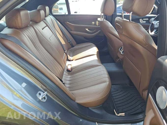 2018 Mercedes-Benz E 300 4MATIC Sedan – miniatura 16
