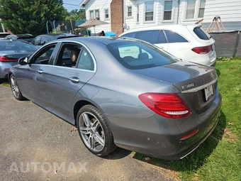 2018 Mercedes-Benz E 300 4MATIC Sedan – miniatura 2
