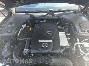 2018 Mercedes-Benz E 300 4MATIC Sedan - miniatura 33