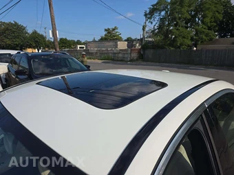 2018 Mercedes-Benz E 300 4MATIC Sedan – miniatura 12