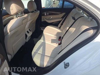 2018 Mercedes-Benz E 300 4MATIC Sedan – miniatura 13