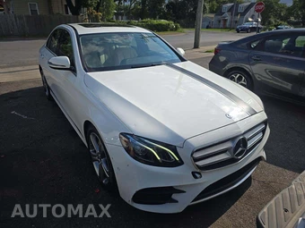 2018 Mercedes-Benz E 300 4MATIC Sedan – miniatura 4
