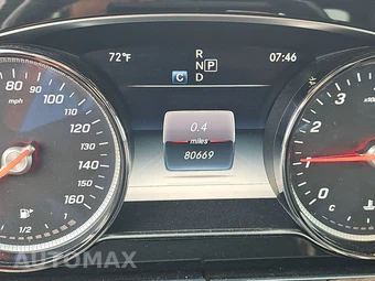 2018 Mercedes-Benz E 300 4MATIC Sedan - miniatura 12