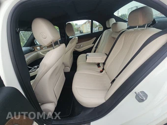 2018 Mercedes-Benz E 300 4MATIC Sedan - miniatura 13