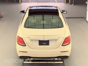2018 Mercedes-Benz E 300 4MATIC Sedan - miniatura 5
