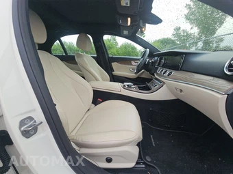 2018 Mercedes-Benz E 300 4MATIC Sedan - miniatura 8