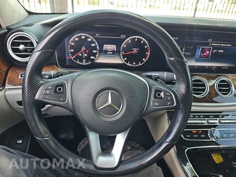 2018 Mercedes-Benz E 300 4MATIC Sedan - miniatura 10