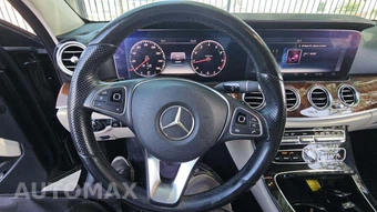 2018 Mercedes-Benz E 300 4MATIC Sedan - miniatura 17