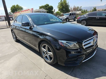 2018 Mercedes-Benz E 300 4MATIC Sedan - miniatura 3