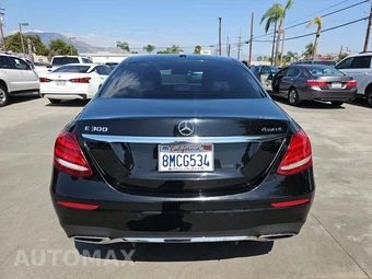 2018 Mercedes-Benz E 300 4MATIC Sedan - miniatura 5