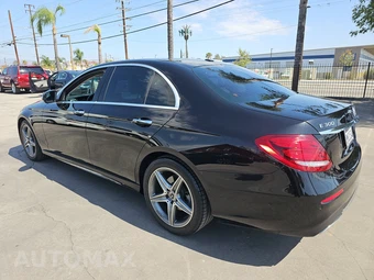 2018 Mercedes-Benz E 300 4MATIC Sedan - miniatura 6