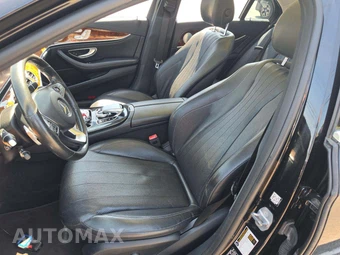 2018 Mercedes-Benz E 300 4MATIC Sedan – miniatura 3