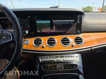 2018 Mercedes-Benz E 300 4MATIC Sedan – miniatura 7