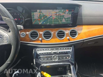 2018 Mercedes-Benz E 300 4MATIC Sedan – miniatura 10