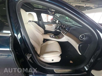 2018 Mercedes-Benz E 300 4MATIC Sedan - miniatura 18