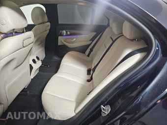2018 Mercedes-Benz E 300 4MATIC Sedan – miniatura 13