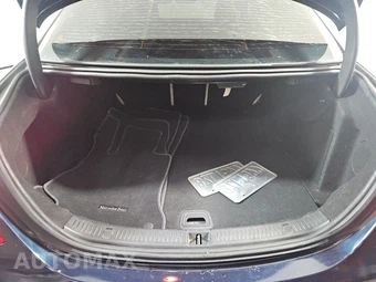 2018 Mercedes-Benz E 300 4MATIC Sedan – miniatura 16