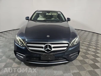 2018 Mercedes-Benz E 300 4MATIC Sedan – miniatura 2