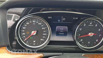2018 Mercedes-Benz E 300 4MATIC Sedan – miniatura 27