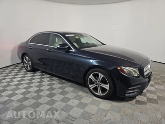 2018 Mercedes-Benz E 300 4MATIC Sedan – miniatura 3