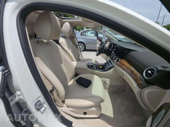 2018 Mercedes-Benz E 300 4MATIC Sedan – miniatura 18