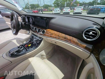 2018 Mercedes-Benz E 300 4MATIC Sedan – miniatura 19