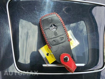 2018 Mercedes-Benz E 300 4MATIC Sedan – miniatura 8