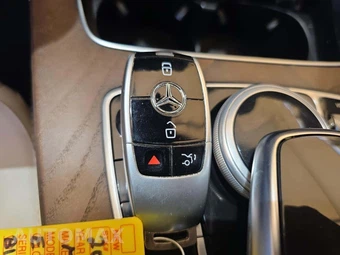 2018 Mercedes-Benz E 300 Sedan - miniatura 8