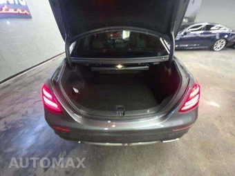 2018 Mercedes-Benz E 300 Sedan - miniatura 14