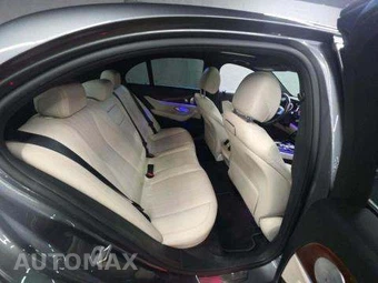 2018 Mercedes-Benz E 300 Sedan - miniatura 16