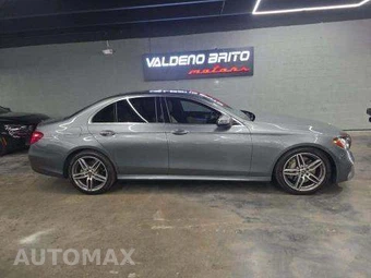 2018 Mercedes-Benz E 300 Sedan - miniatura 4