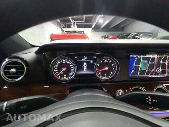 2018 Mercedes-Benz E 300 Sedan - miniatura 9