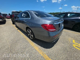 2018 Mercedes-Benz E 300 Sedan – miniatura 6