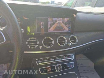 2018 Mercedes-Benz E 300 Sedan – miniatura 10